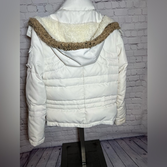 Cream white puffer coat with faux fur lined hood. Size Med. Super cute & cozy. - Picture 5 of 14
